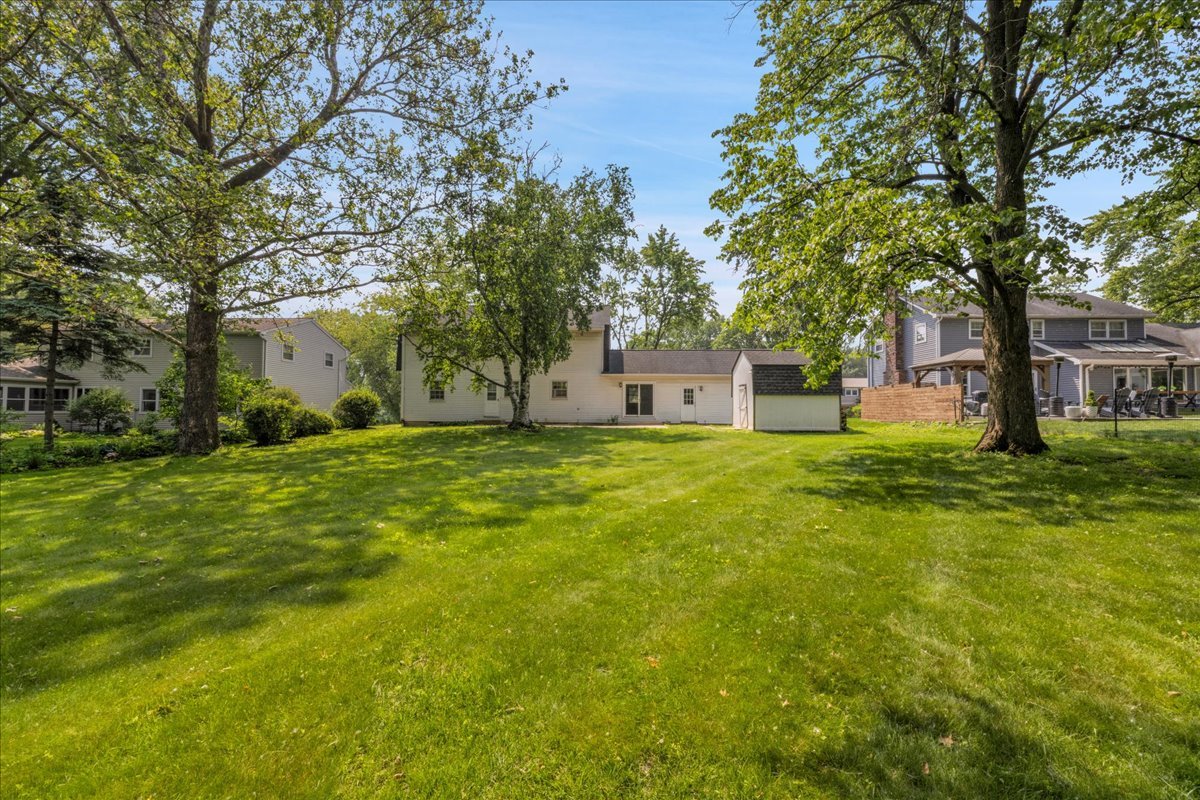 26W266 Tomahawk Drive, Wheaton, IL 60189