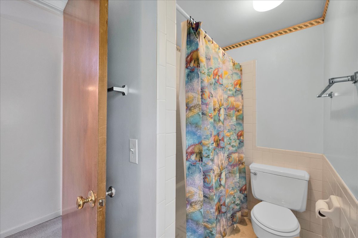 26W266 Tomahawk Drive, Wheaton, IL 60189