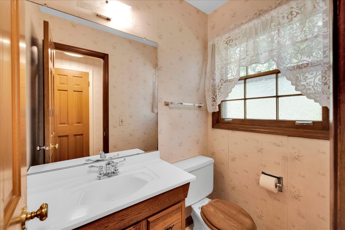 26W266 Tomahawk Drive, Wheaton, IL 60189