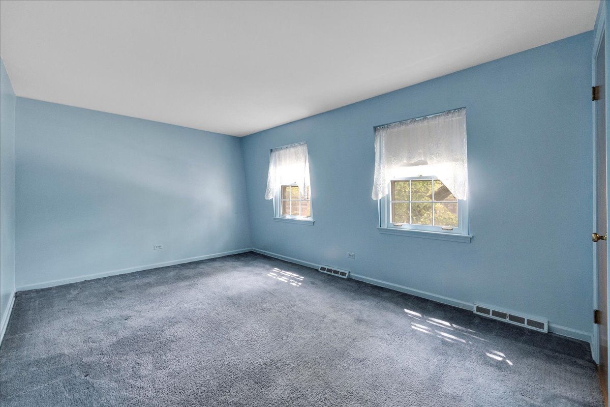 26W266 Tomahawk Drive, Wheaton, IL 60189