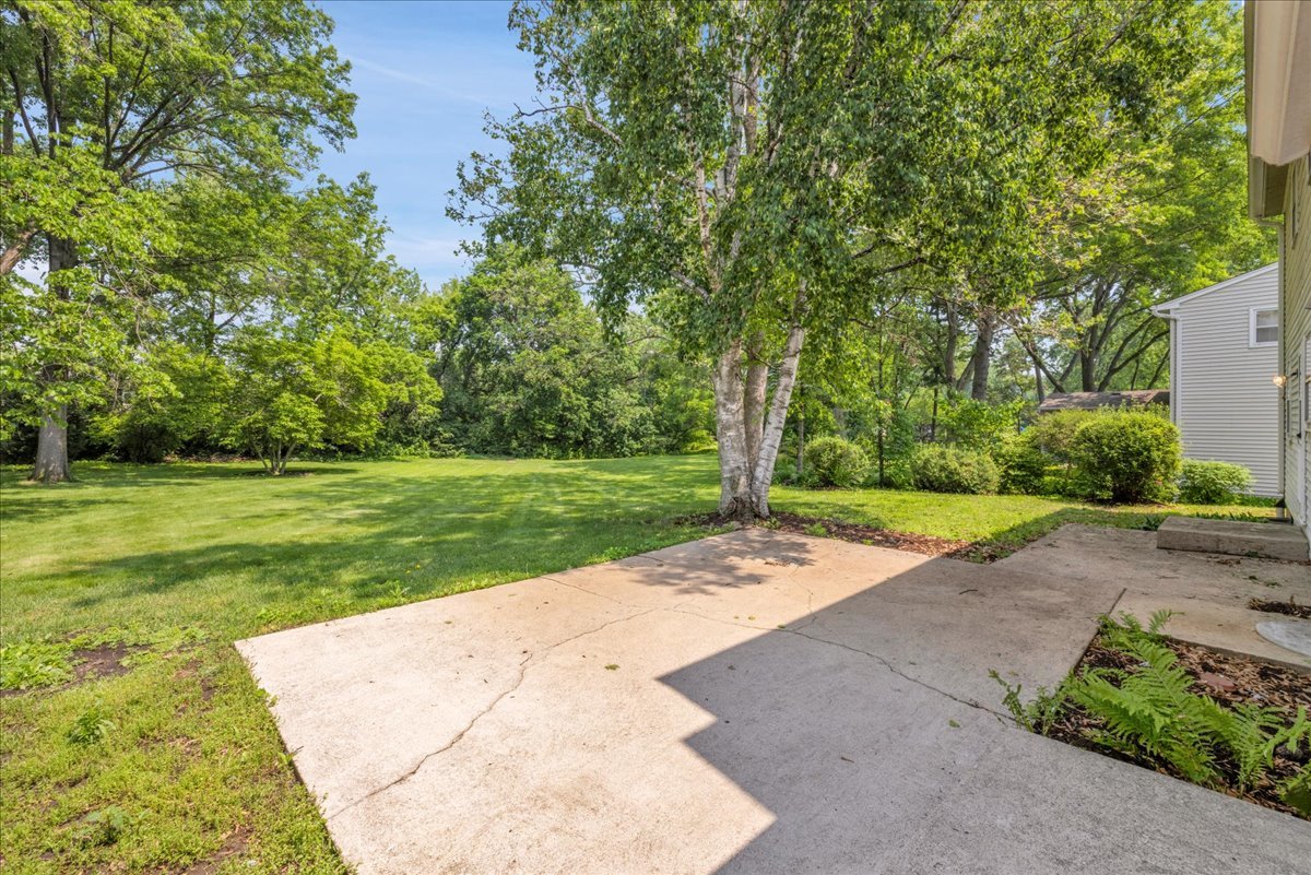 26W266 Tomahawk Drive, Wheaton, IL 60189