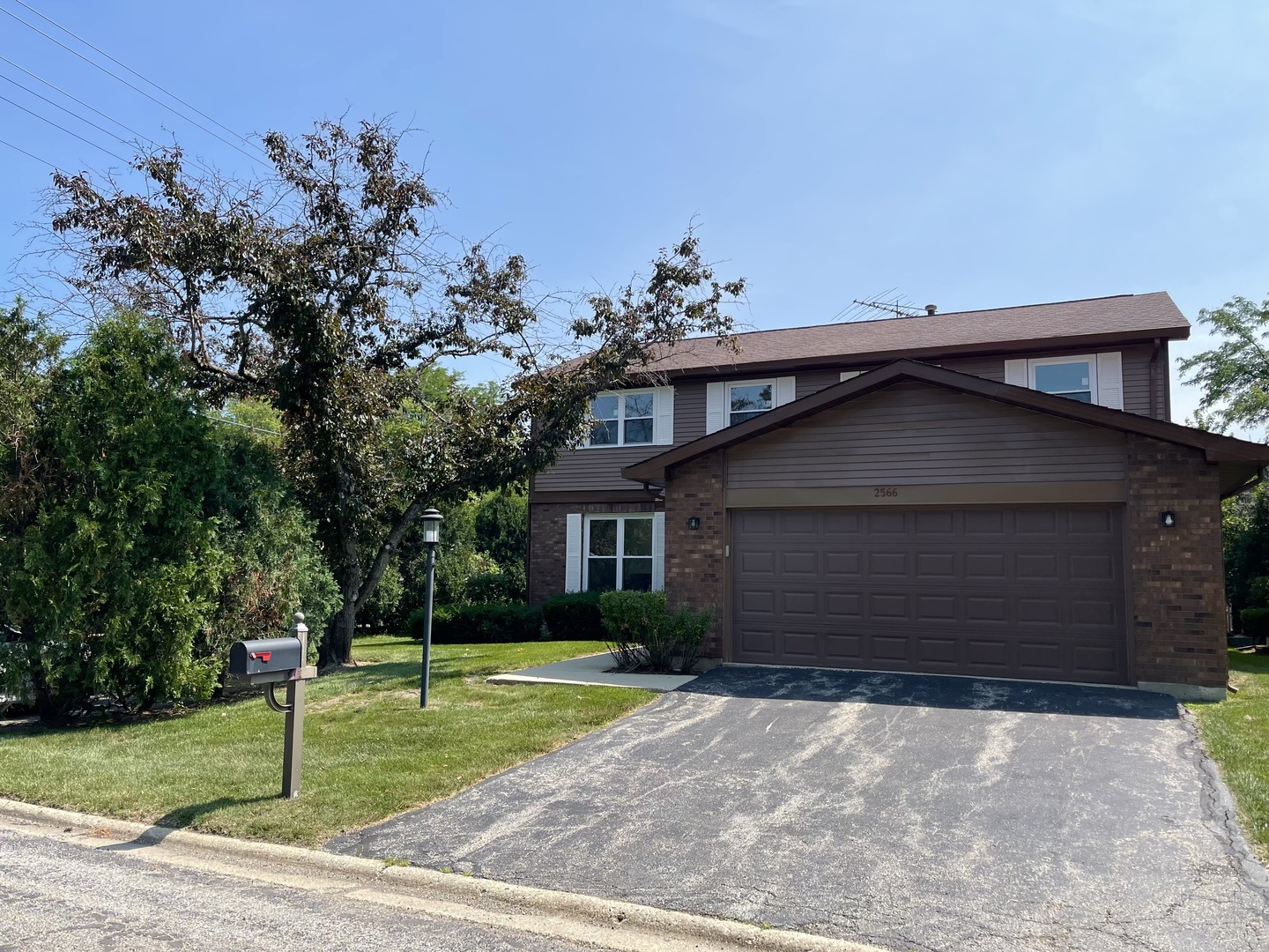 2566 Brian Drive, Northbrook, IL 60062