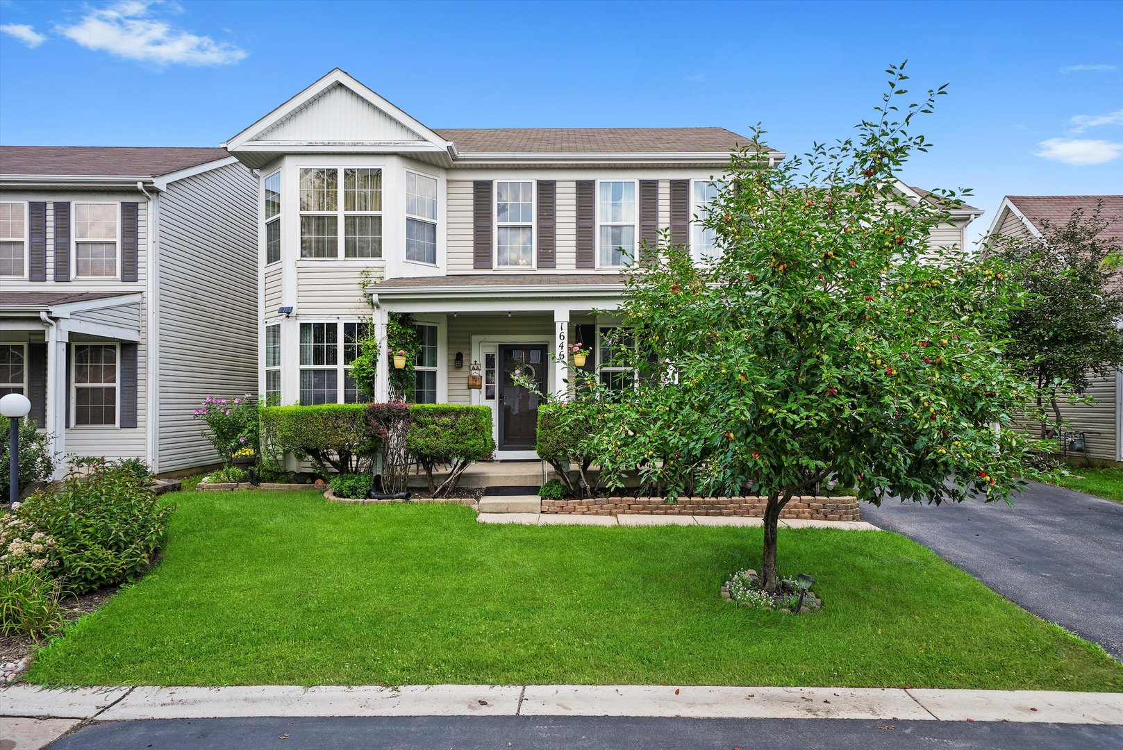 1646 Victoria Park Circle, Aurora, IL 60504