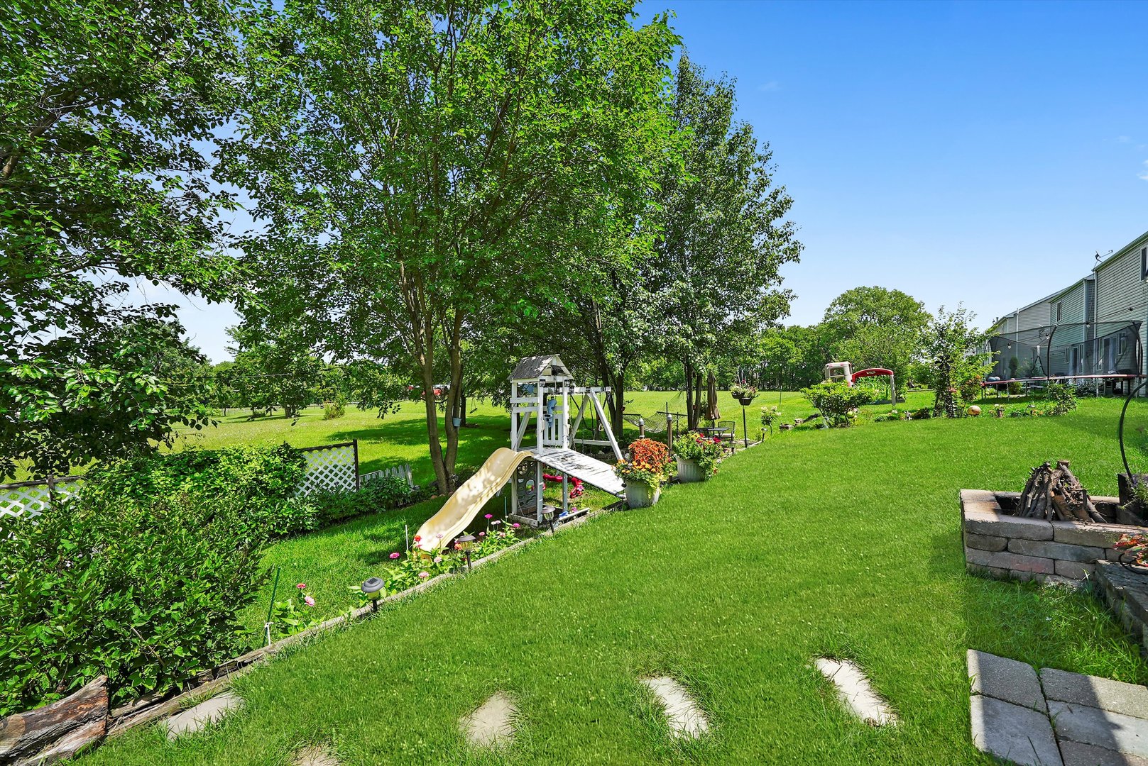 1646 Victoria Park Circle, Aurora, IL 60504