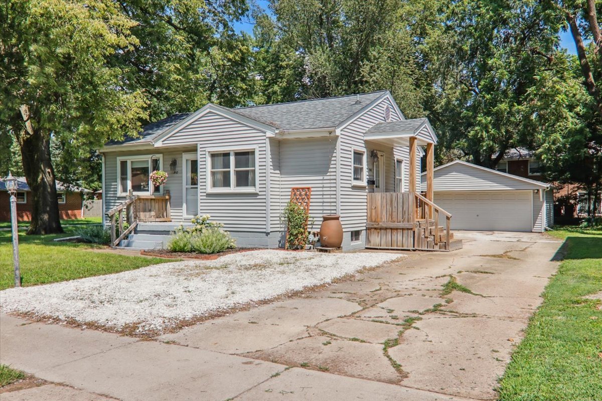 910 S Adelaide Street, Normal, IL 61761