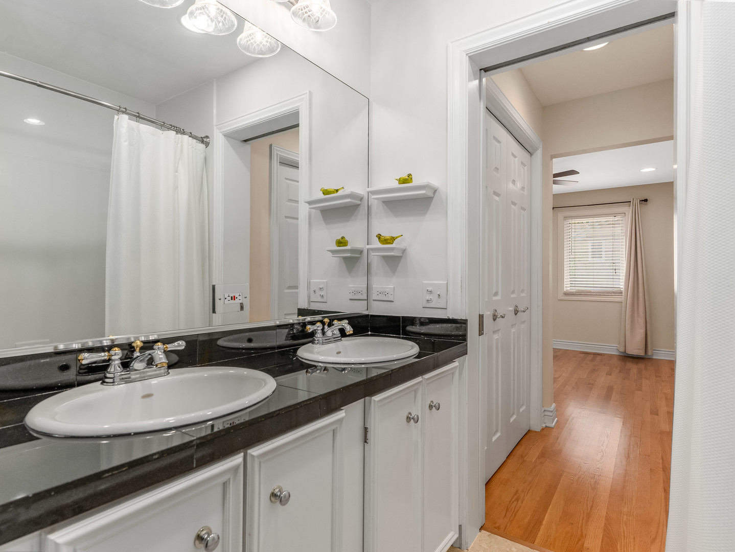 471 RIVER BEND Road #107, Naperville, IL 60540
