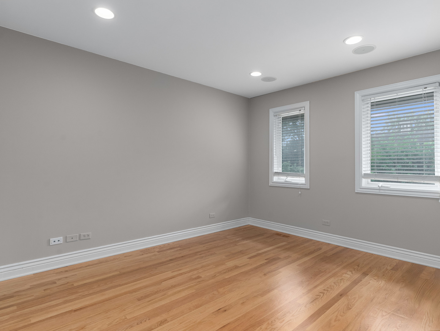 471 RIVER BEND Road #107, Naperville, IL 60540