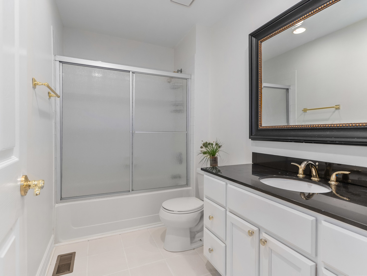 471 RIVER BEND Road #107, Naperville, IL 60540