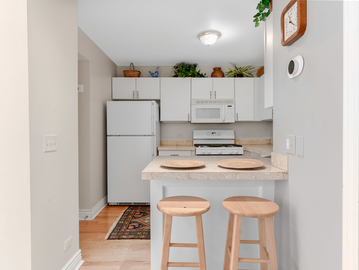 471 RIVER BEND Road #107, Naperville, IL 60540