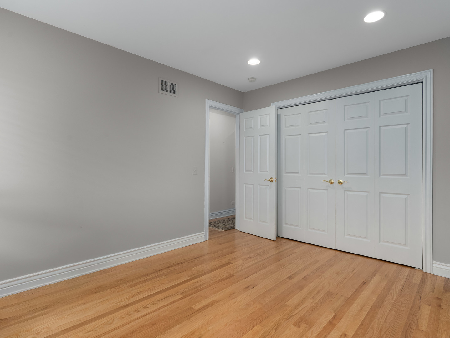 471 RIVER BEND Road #107, Naperville, IL 60540