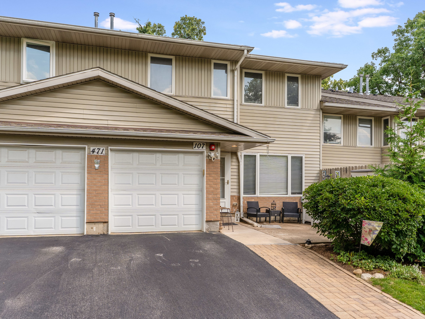 471 RIVER BEND Road #107, Naperville, IL 60540