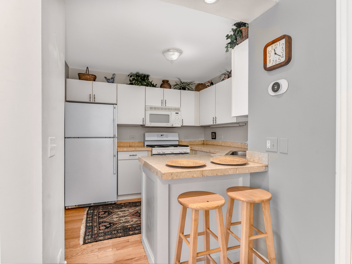 471 RIVER BEND Road #107, Naperville, IL 60540