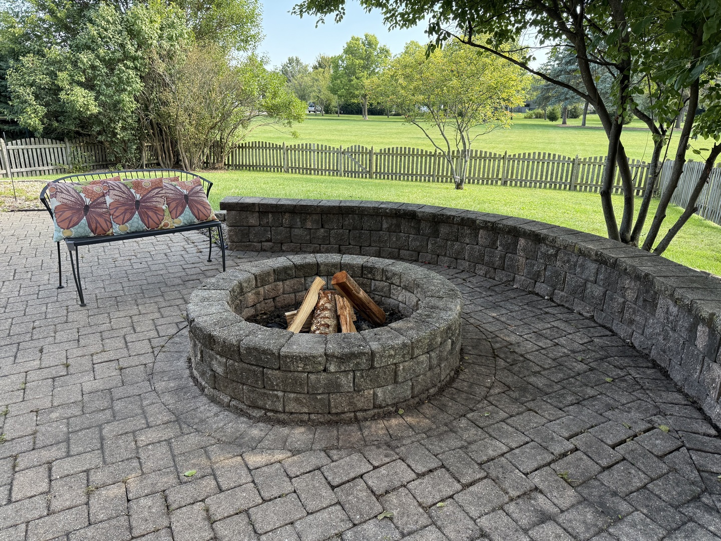 39W507 Newton Square, Geneva, IL 60134