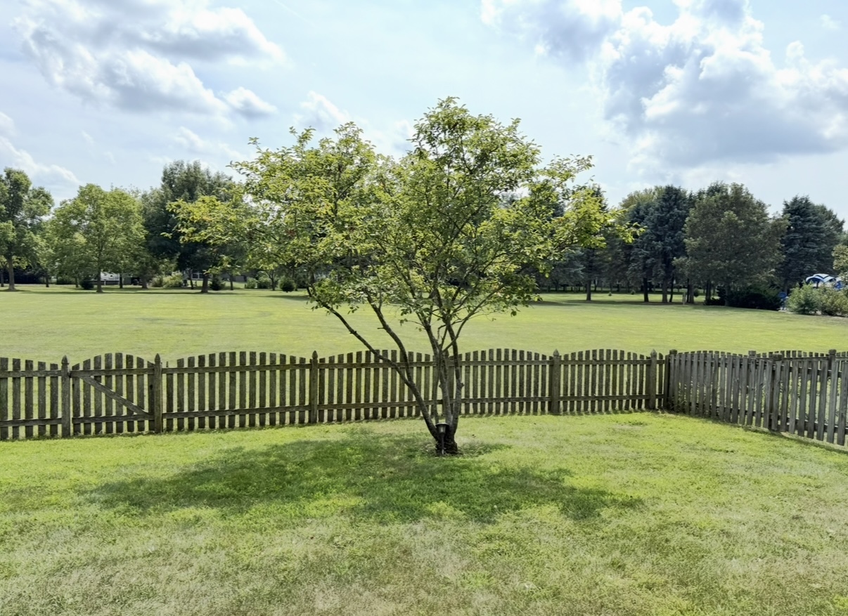 39W507 Newton Square, Geneva, IL 60134