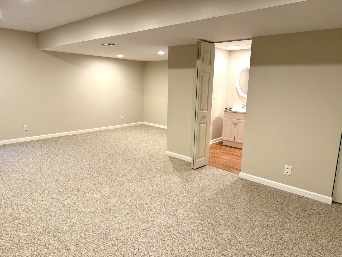 39W507 Newton Square, Geneva, IL 60134