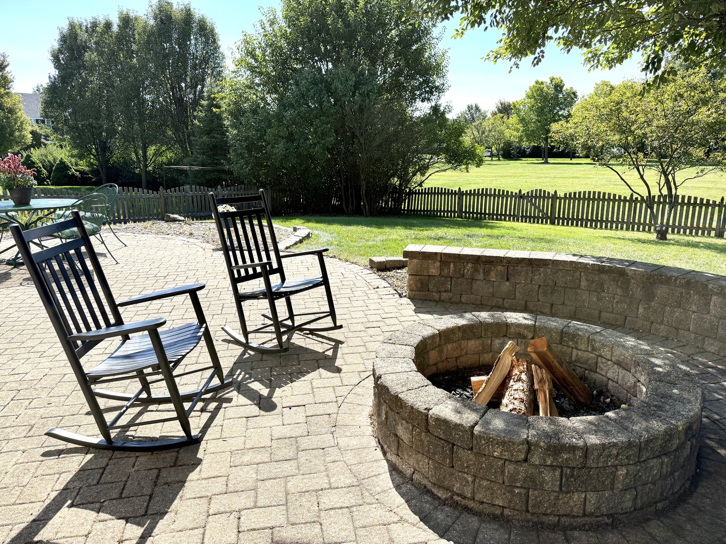 39W507 Newton Square, Geneva, IL 60134