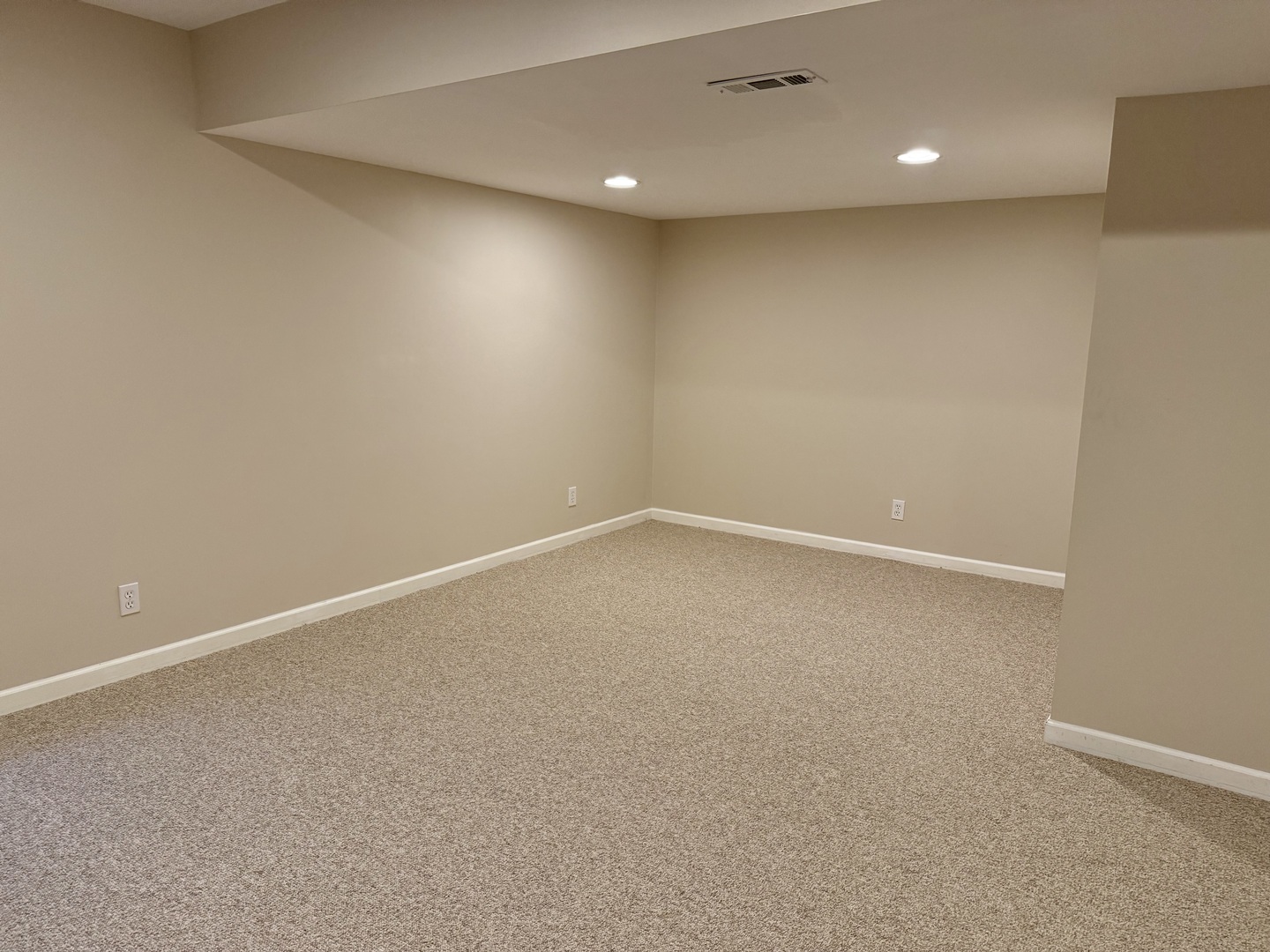 39W507 Newton Square, Geneva, IL 60134