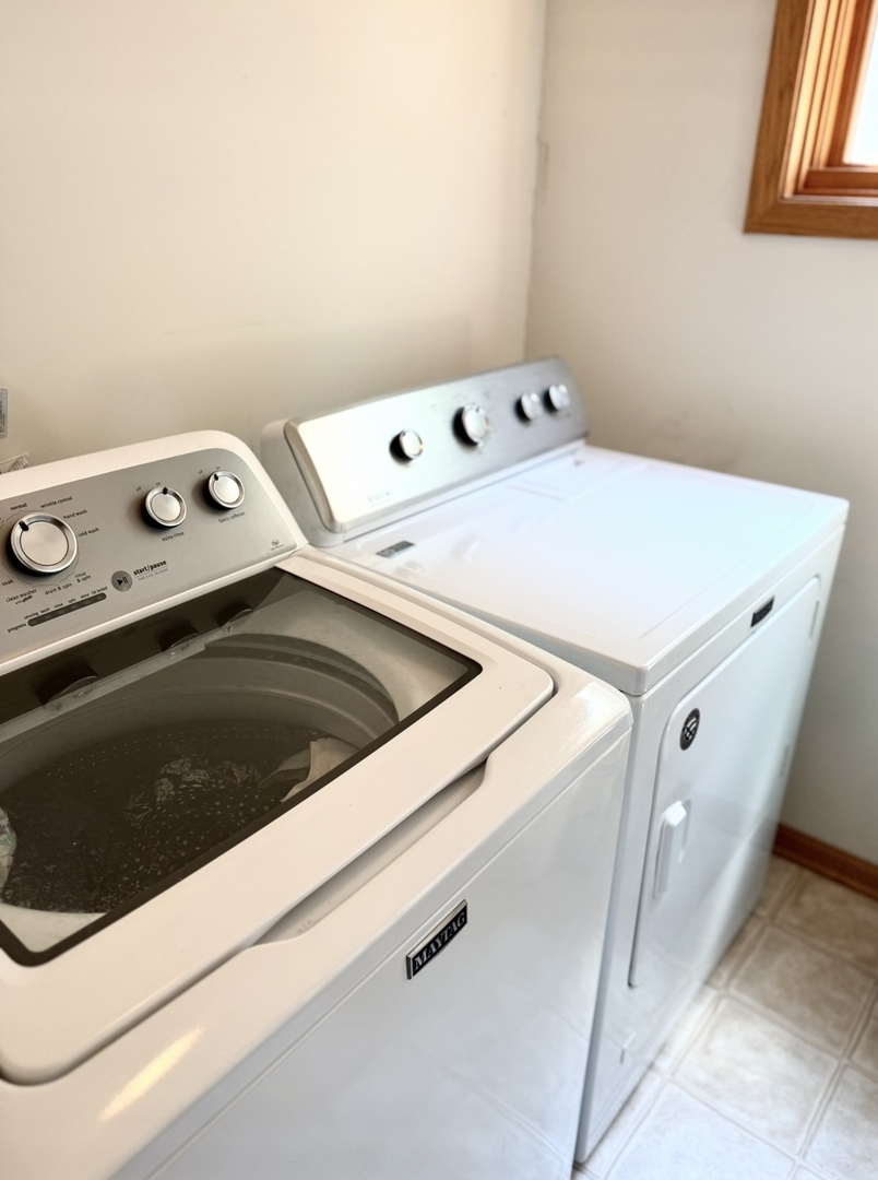 39W507 Newton Square, Geneva, IL 60134