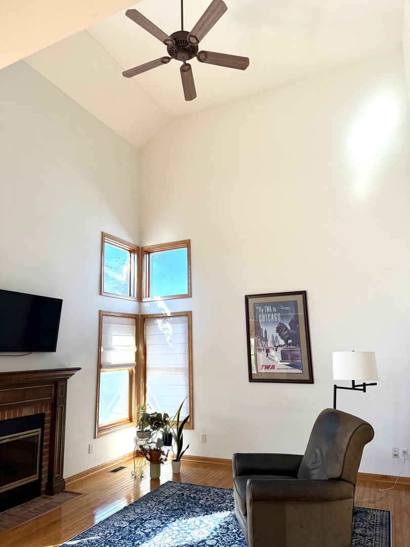 39W507 Newton Square, Geneva, IL 60134