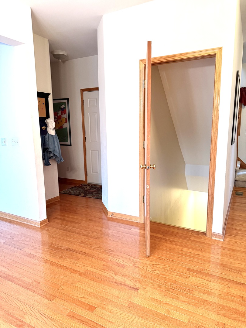 39W507 Newton Square, Geneva, IL 60134