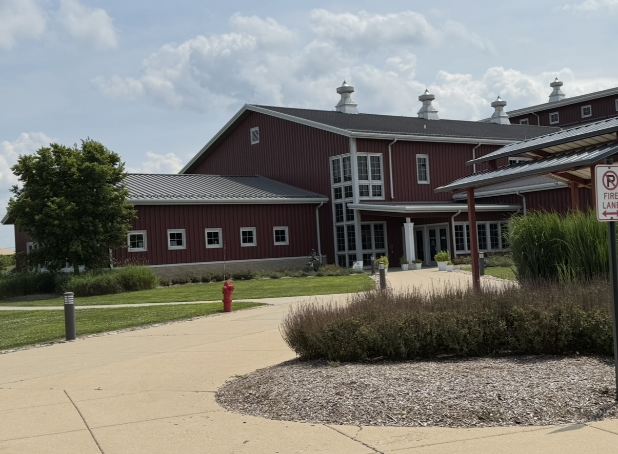 39W507 Newton Square, Geneva, IL 60134