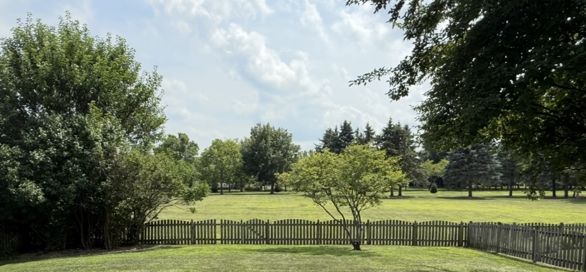 39W507 Newton Square, Geneva, IL 60134