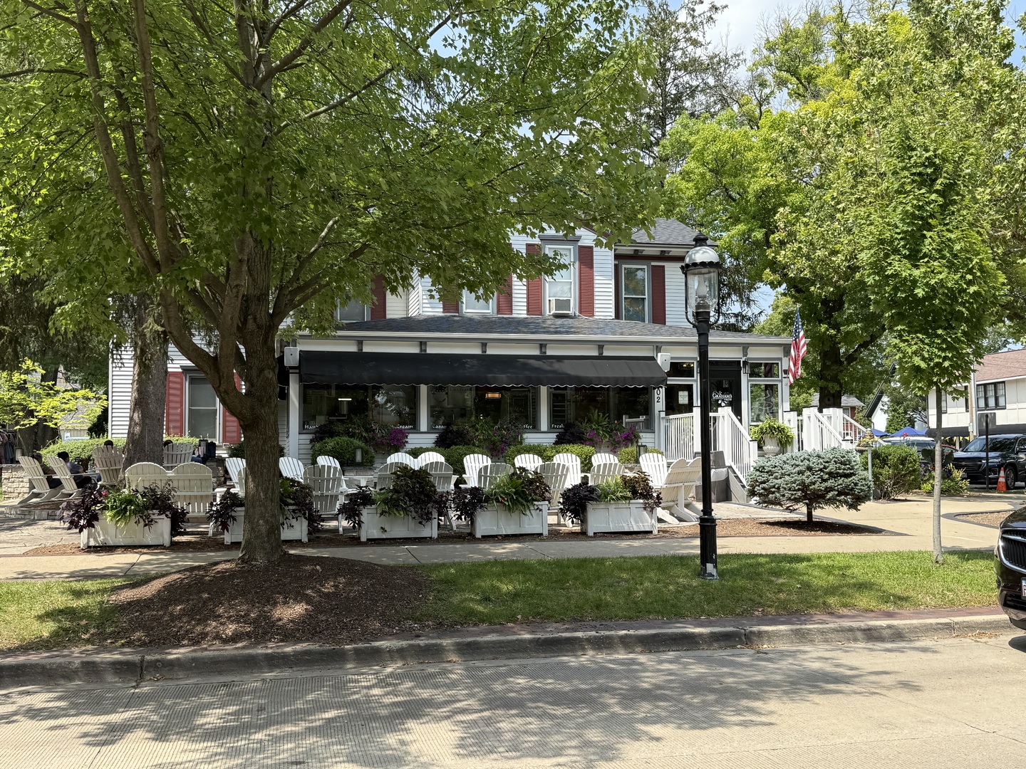39W507 Newton Square, Geneva, IL 60134