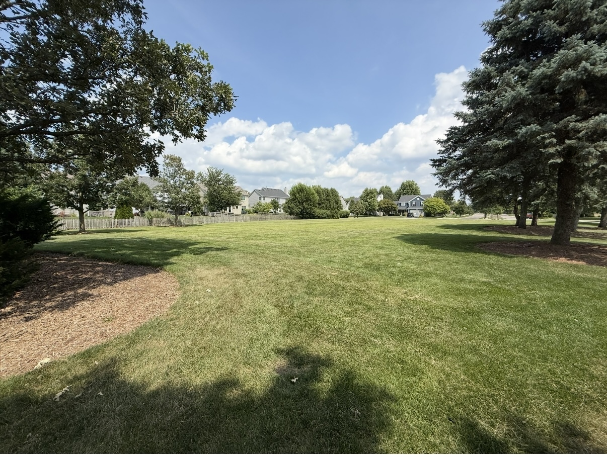39W507 Newton Square, Geneva, IL 60134