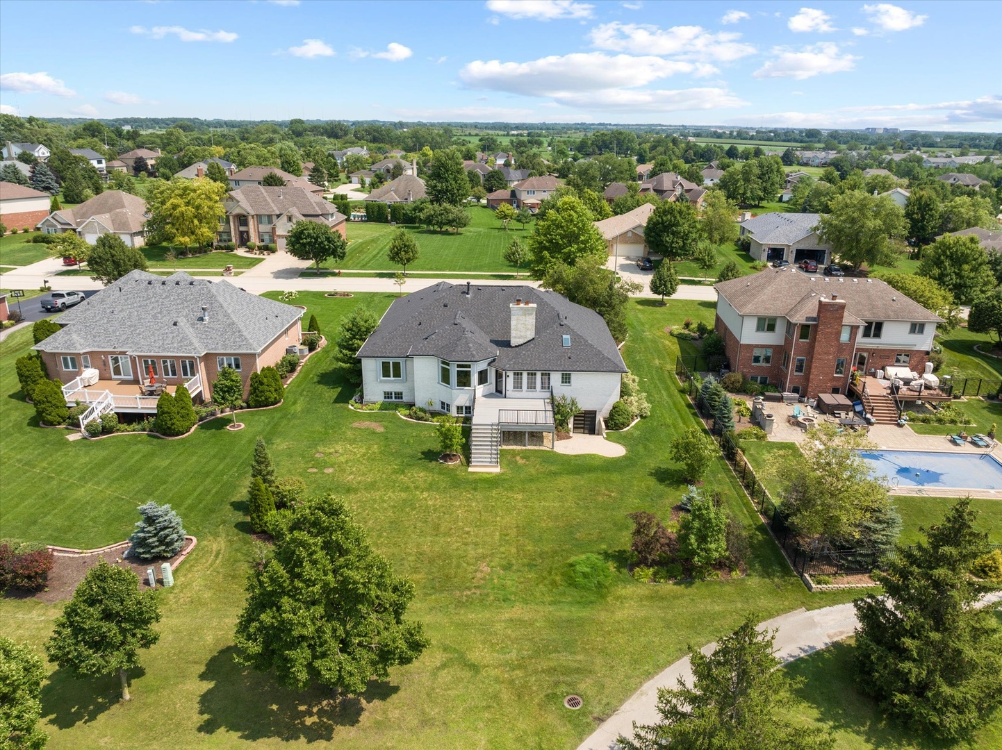 16160 W Blackhawk Drive, Lockport, IL 60441