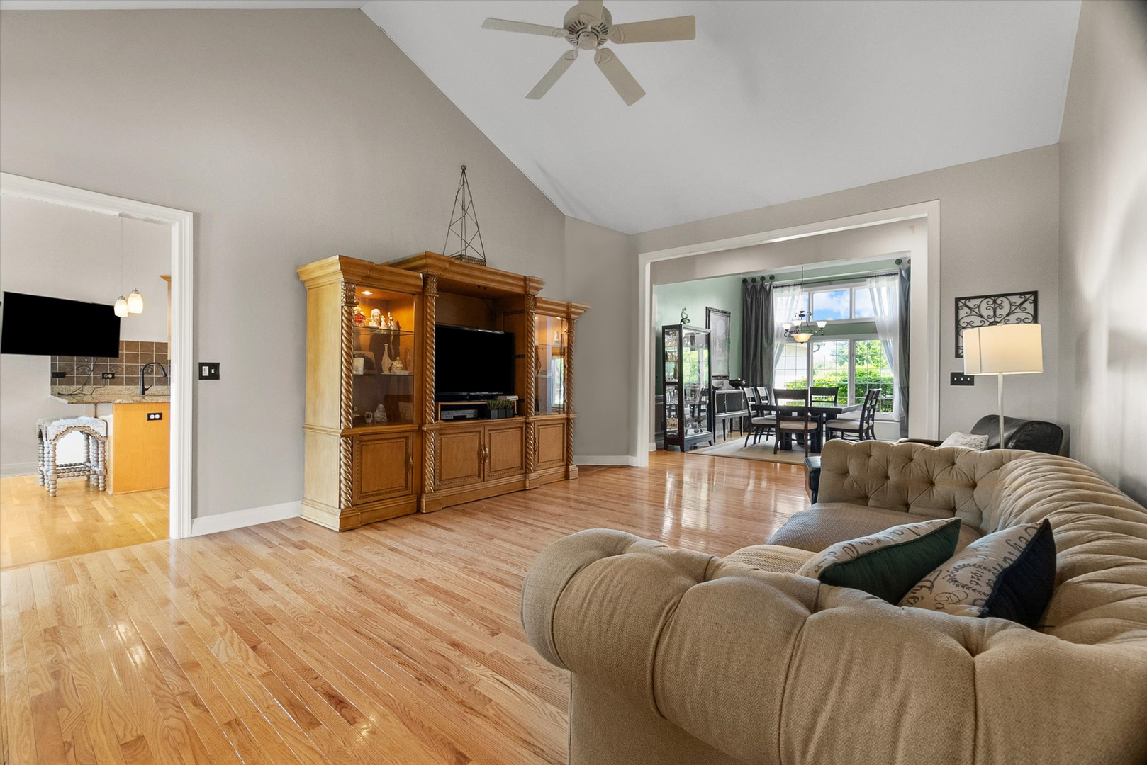 16160 W Blackhawk Drive, Lockport, IL 60441