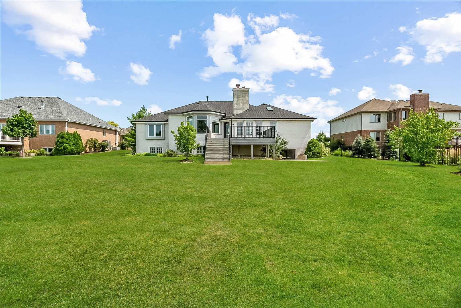 16160 W Blackhawk Drive, Lockport, IL 60441
