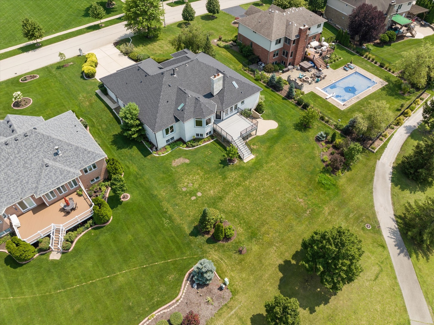 16160 W Blackhawk Drive, Lockport, IL 60441