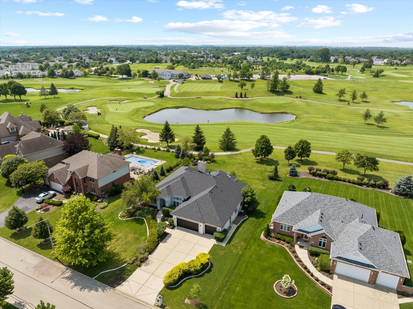 16160 W Blackhawk Drive, Lockport, IL 60441
