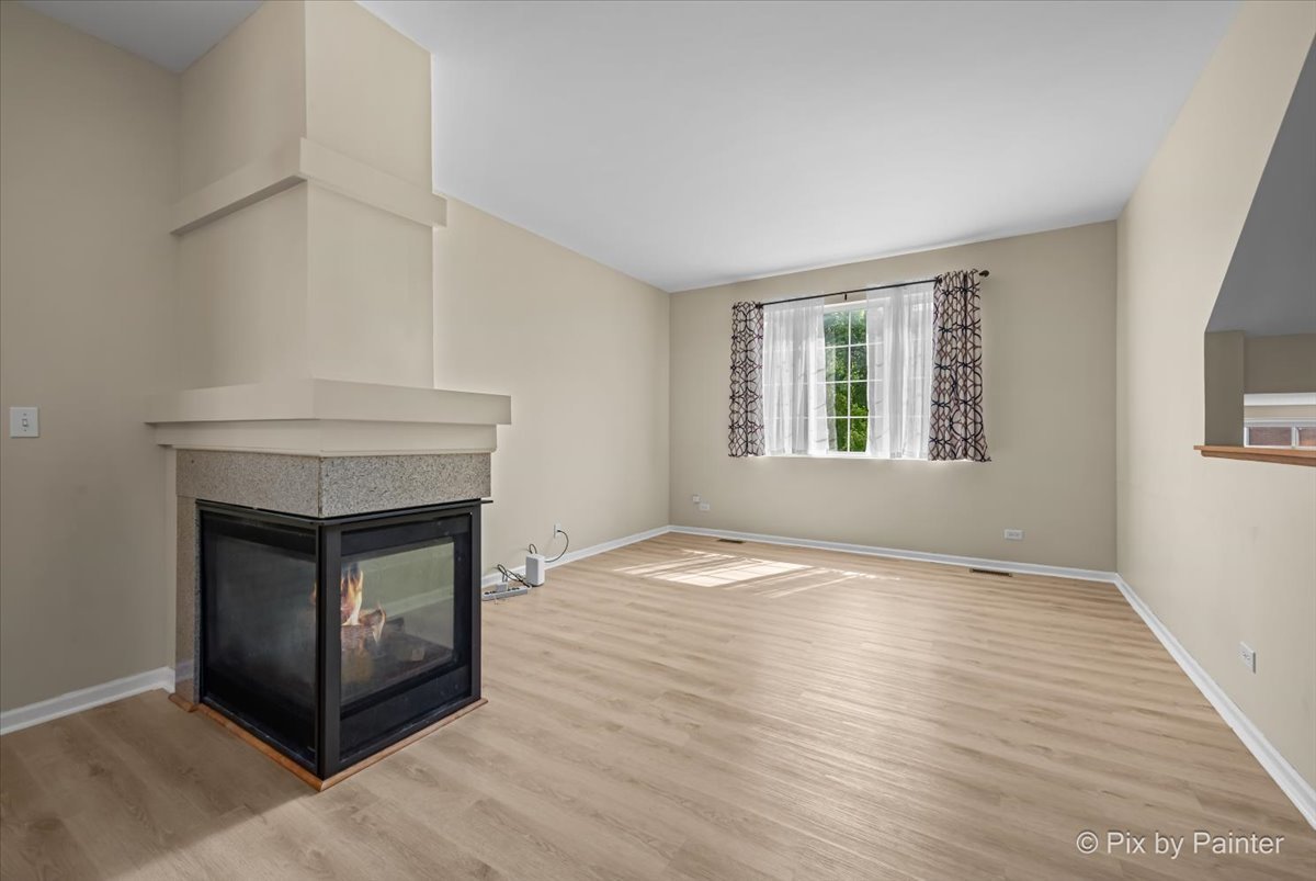 2122 Concord Drive, McHenry, IL 60050