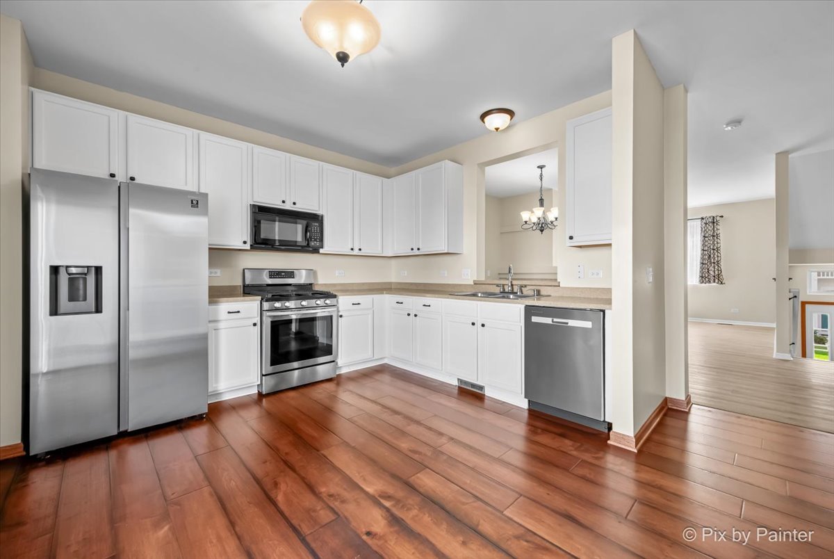 2122 Concord Drive, McHenry, IL 60050