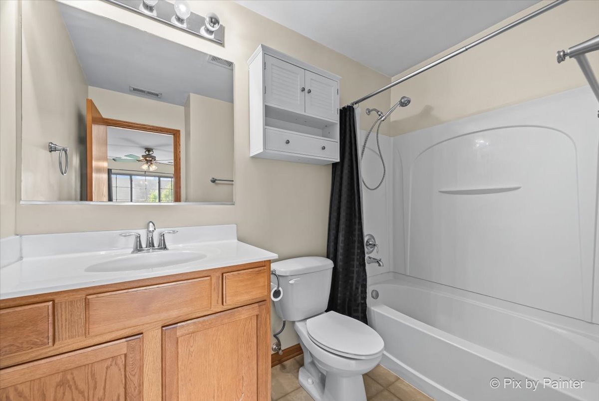 2122 Concord Drive, McHenry, IL 60050