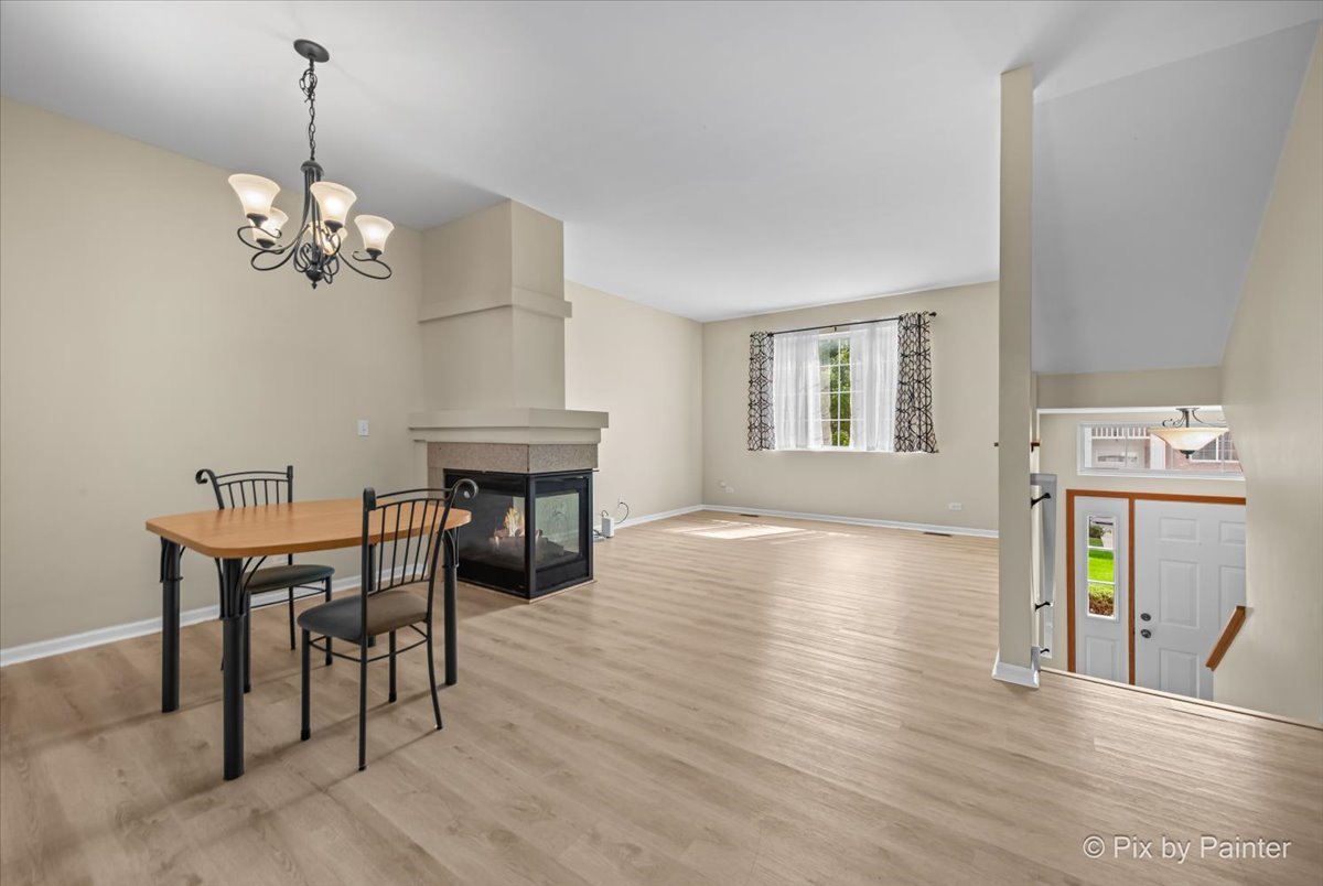 2122 Concord Drive, McHenry, IL 60050