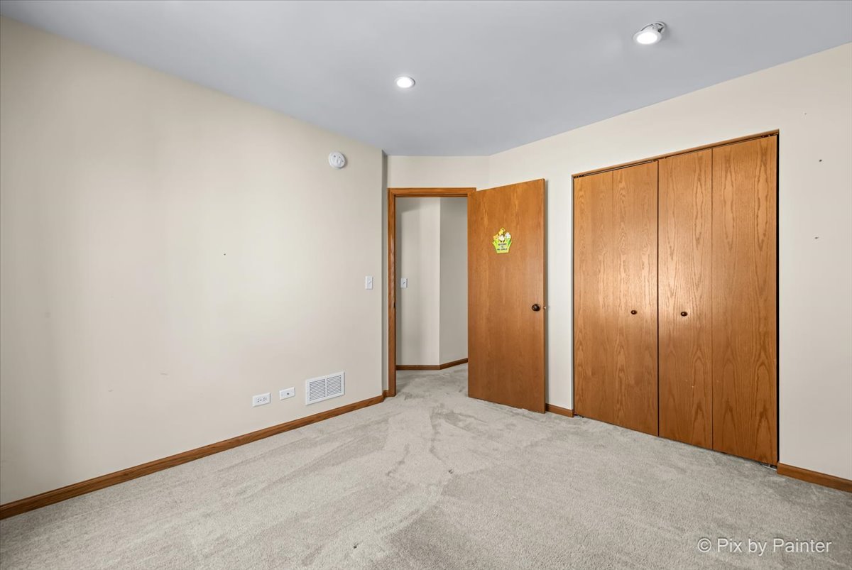 2122 Concord Drive, McHenry, IL 60050