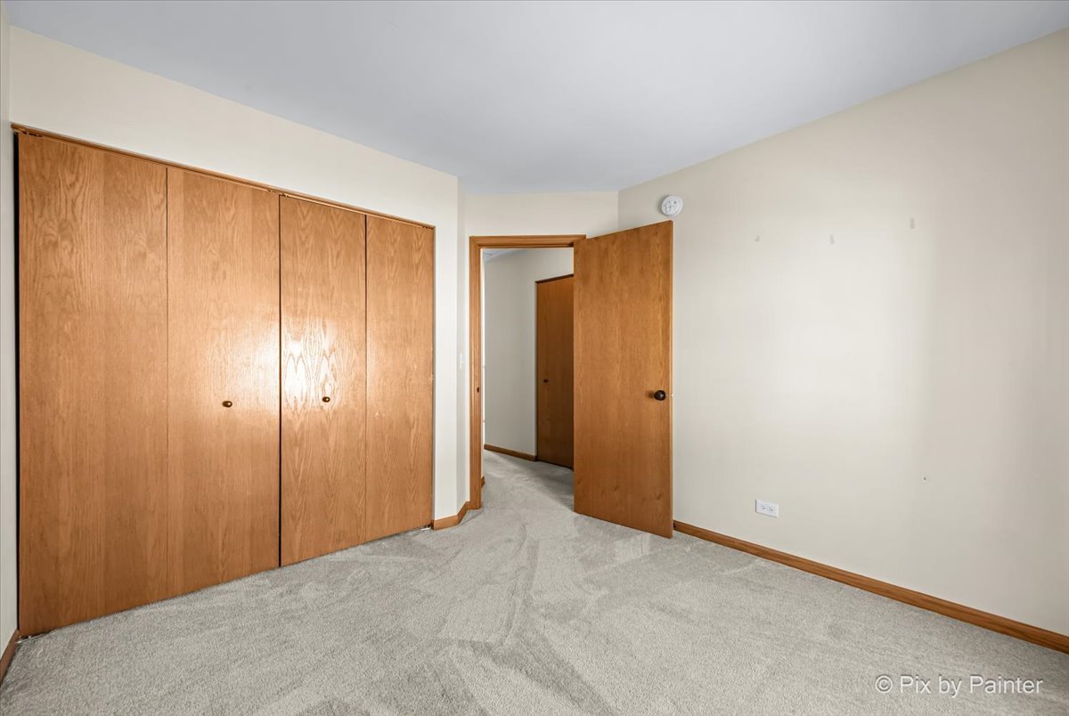 2122 Concord Drive, McHenry, IL 60050