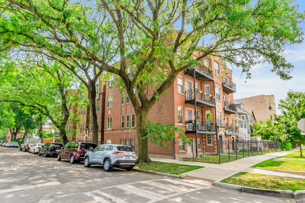 3425 W Berteau Avenue #2, Chicago, IL 60618