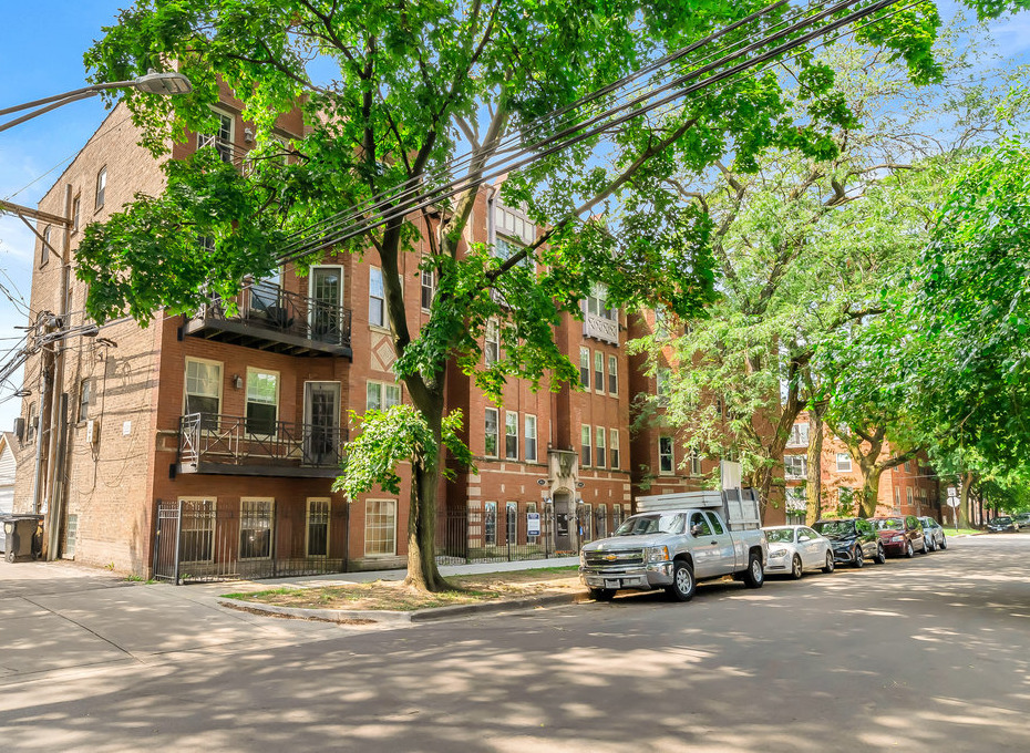 3425 W Berteau Avenue #2, Chicago, IL 60618