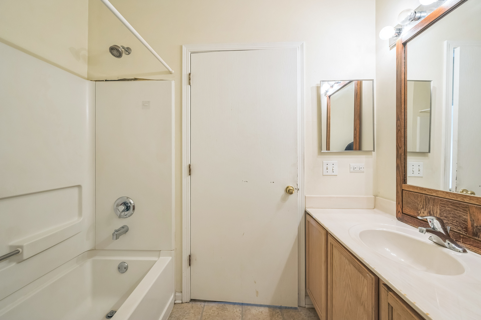 8232 Concord Lane #B, Justice, IL 60458