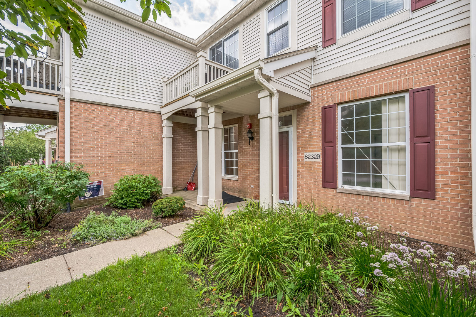 8232 Concord Lane #B, Justice, IL 60458