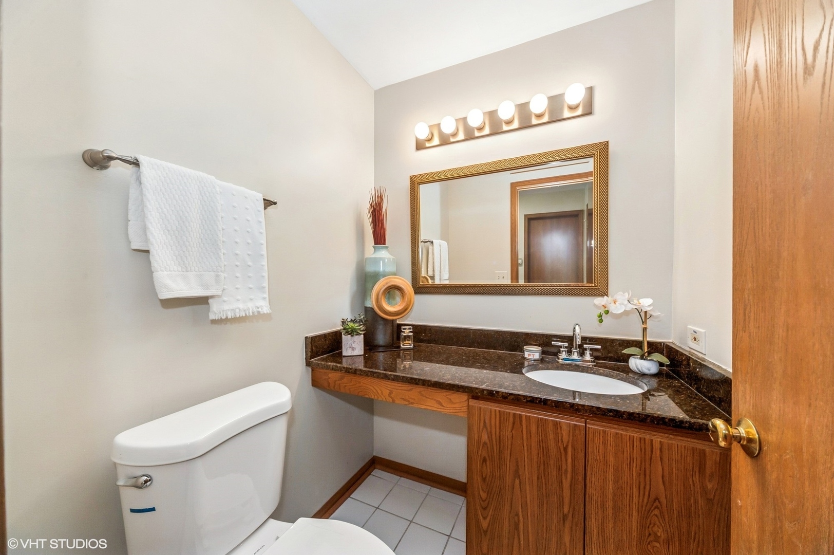 251 Cobblestone Court, Schaumburg, IL 60173