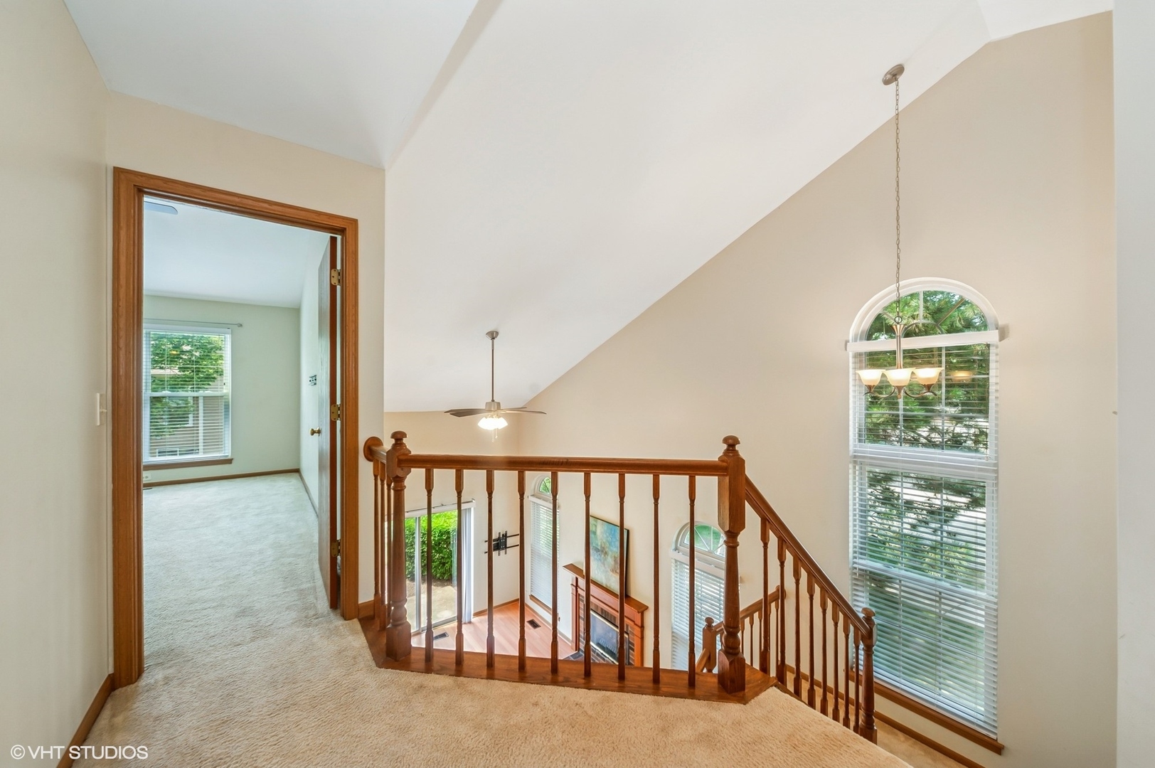 251 Cobblestone Court, Schaumburg, IL 60173