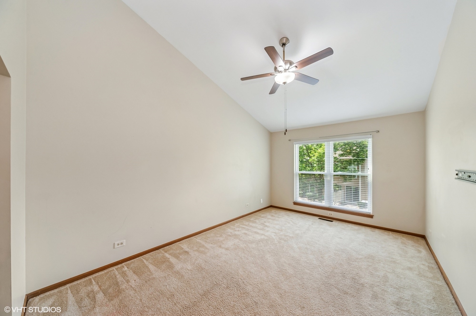 251 Cobblestone Court, Schaumburg, IL 60173