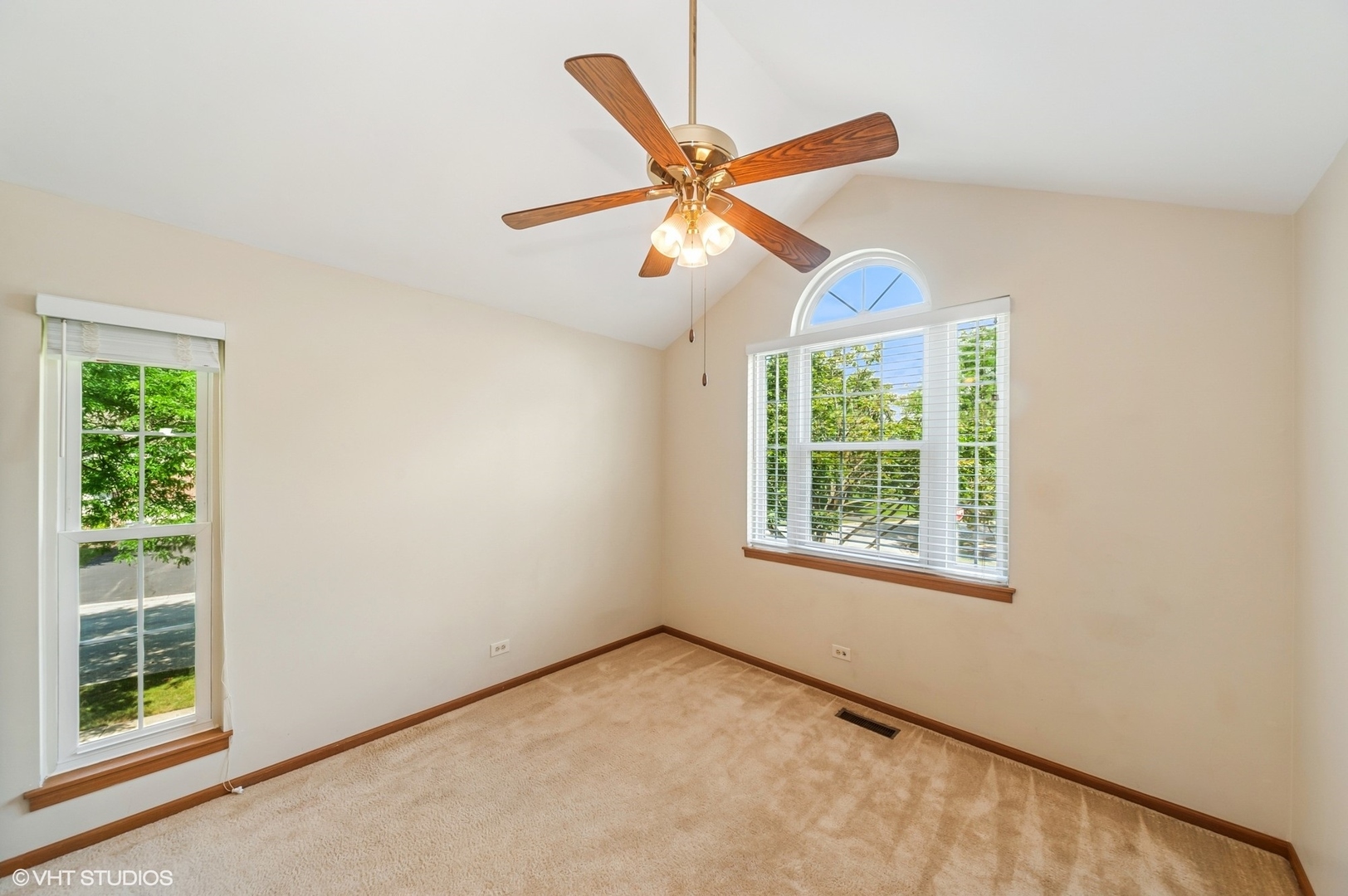 251 Cobblestone Court, Schaumburg, IL 60173