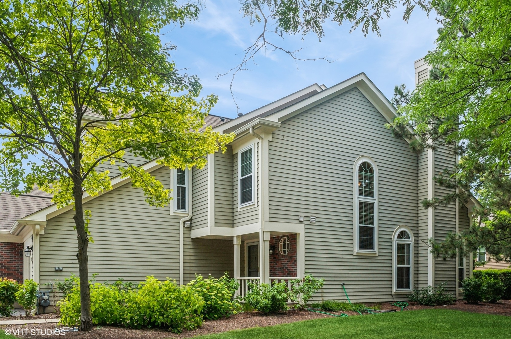 251 Cobblestone Court, Schaumburg, IL 60173