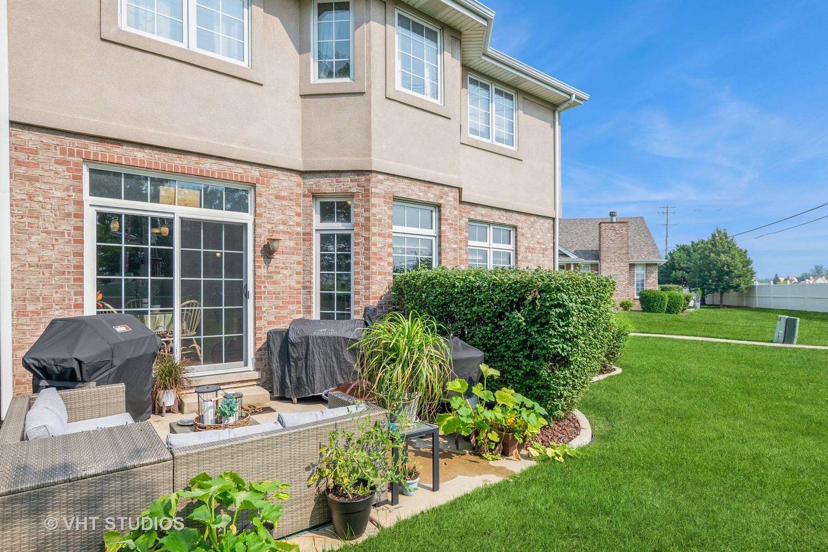 8011 NIELSEN Drive, Tinley Park, IL 60477