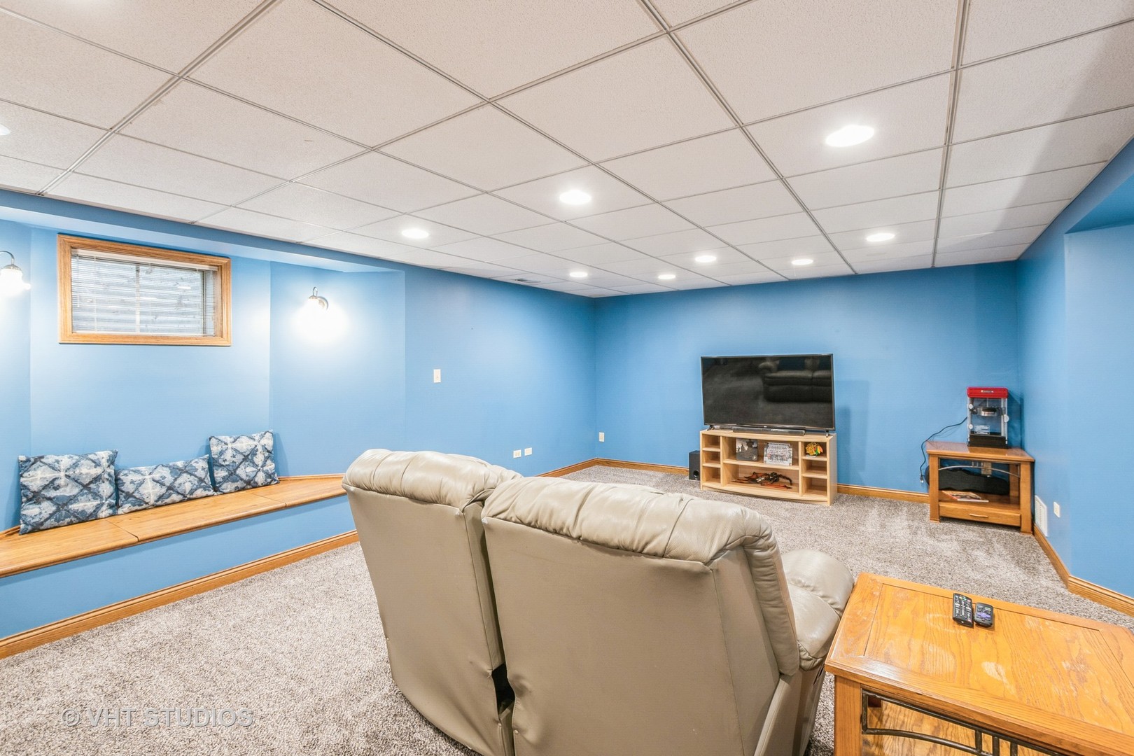 8011 NIELSEN Drive, Tinley Park, IL 60477